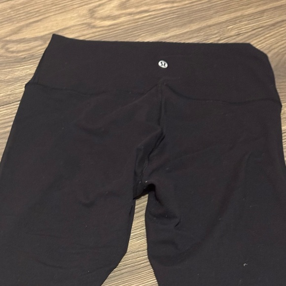 Lululemon crop leggings size 8 - Picture 3 of 6